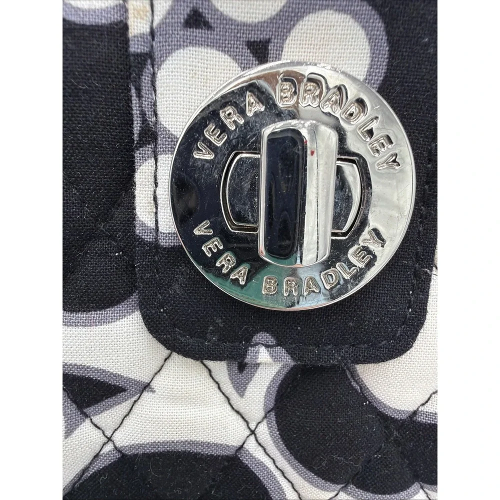VERA BRADLEY Authentic Turn Lock Wallet Black & White‎ Pattern Great Condition